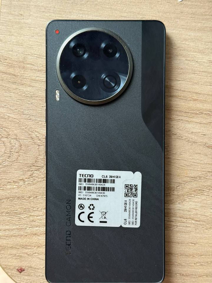 تكنو كمون 30 جهاز نضيف  كامل ملحقات بس بي شخط بزاوية جوة جهة شحن لتواصل واتساب *********** مكان ديوانية الاسكان
