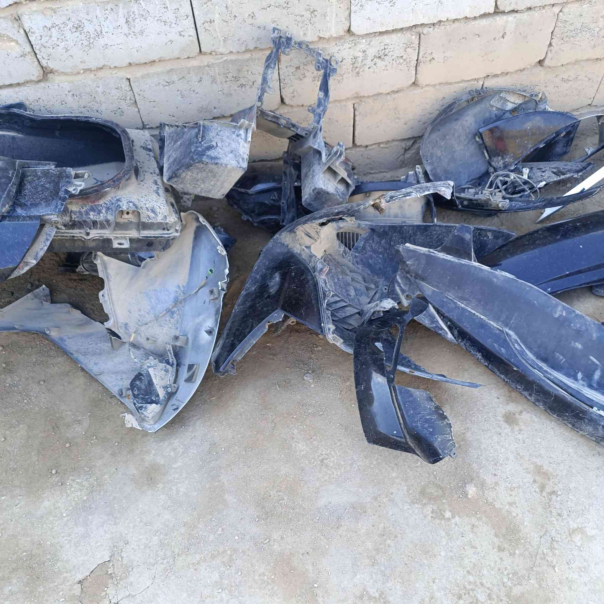 السلام عليكم فورزه كوم حديد الغراض كامله شاصي حساس عقل كفرات على حسب الاصول السعر 450وبيها مجال بصيط رقم الهاتف ***********
