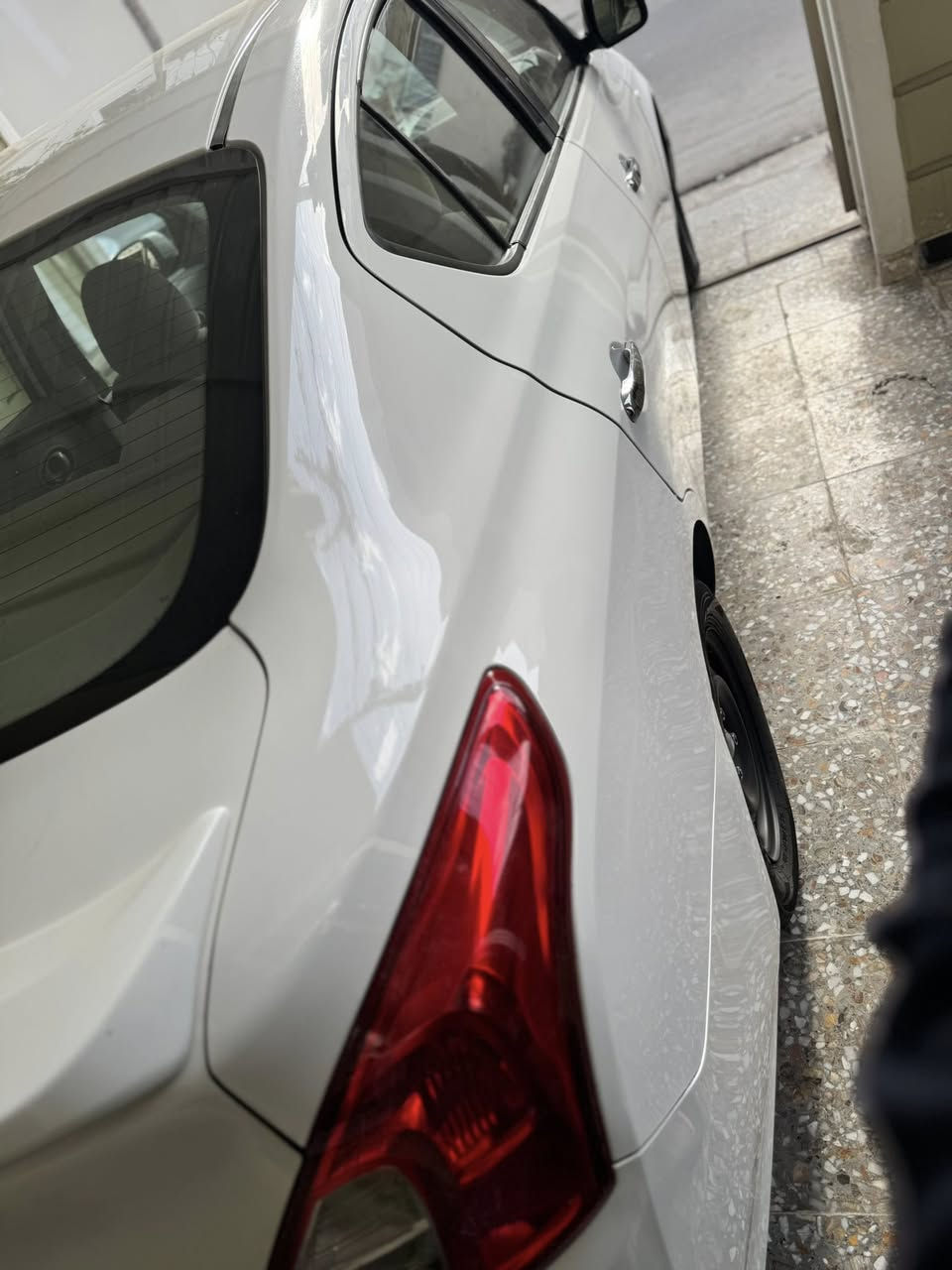 السلام عليكم 
نيسان سني هندي اصل ابو لبليته الزركة
موديل 2019 نظيفه جداً 
مكينه - كير - صدر - تبريد بالكفاله 
مكفوله عدى كارت بال جاملغ الامامي جه السايق فقط 
السعر110 وبيها مجال بسيط مكاني بغداد 
للاستفسار ***********
