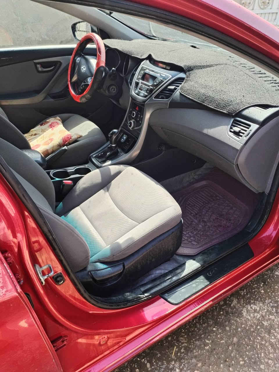 السلام عليكم
النتر موديل ١٤ اميريكي
حادثها بجم بدون دواخل
كير ومكينه خير من الله
بدون تبريد حداديه نص عمر
تايرات نص عمر
رايد مراوس بأقل منها او بيع
عارضها ب ١٠٠$
 ***********
***********
