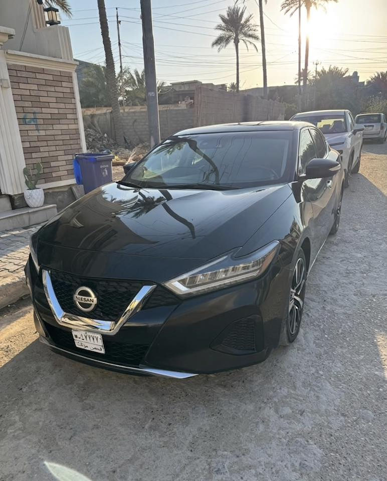 للبيع — Nissan Maxima SV 2022 

 الموقع: بغداد

 التفاصيل والمواصفات:
 • الموديل: 2022
 • الفئة: SV
 • المحرك: 6 سلندر (V6) سعة 3.5 لتر
 • القوة: حوالي 300 حصان 
 • ناقل الحركة: أوتوماتيك CVT
 • الدفع: أمامي (FWD)

 المواصفات:
 • شاشة + نظام ملاحة
 • Apple CarPlay & Android Auto 📱
 • كاميرا خلفية + حساسات
 • تشغيل بصمة + دخول ذكي
 • مقاعد جلد
 • مكيف ثنائي التحكم
 • مثبت سرعة
 • نظام صوتي ممتاز 🎶

 أنظمة الأمان:
 • فرملة طوارئ
 • تحذير اصطدام
 • مراقبة النقطة العمياء
 • نظام الثبات الإلكتروني
 • وسائد هوائية

 حالة السيارة:
 •الكير والمكينه الوصدر وباقي التفاصيل حالتهن ممتازه
        وتخم تاير جديد السياره كلش نضيفه  

وارد أمريكي 
 • الضربة: جهة الجامِلغ (الجهة اليمنى عكس السائق) مع ضرر خفيف بالبنيد
 • تم الإصلاح  

 السعر: (يحدد عند التواصل)

 سيارة فخمة ورياضية، محرك قوي ومواصفات عالية،

 التواصل: على الرقم التالي 
*********** 
⸻
