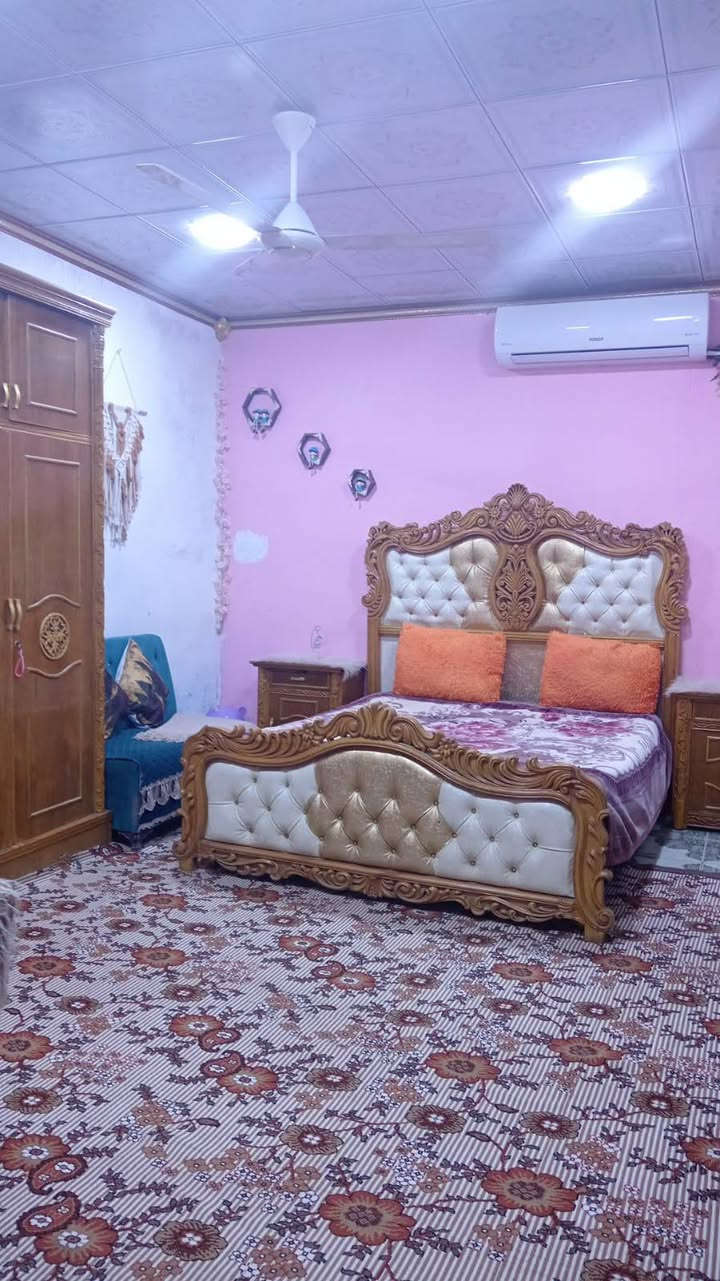 مشتمل للبيع مساحه ١٢٥ حي المعلمين الجديد شارع البطاقه الوطنيه يحتوي على صاله +ديوانية +مطبخ+غرفه* ب110 وبي مجال  للتواصل على الرقم ***********
