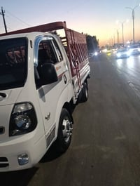 كيا فحل موديل 2013 رقمها بغداد انكليزي سنويا لغايا 30  مكينه 4000 جديد...