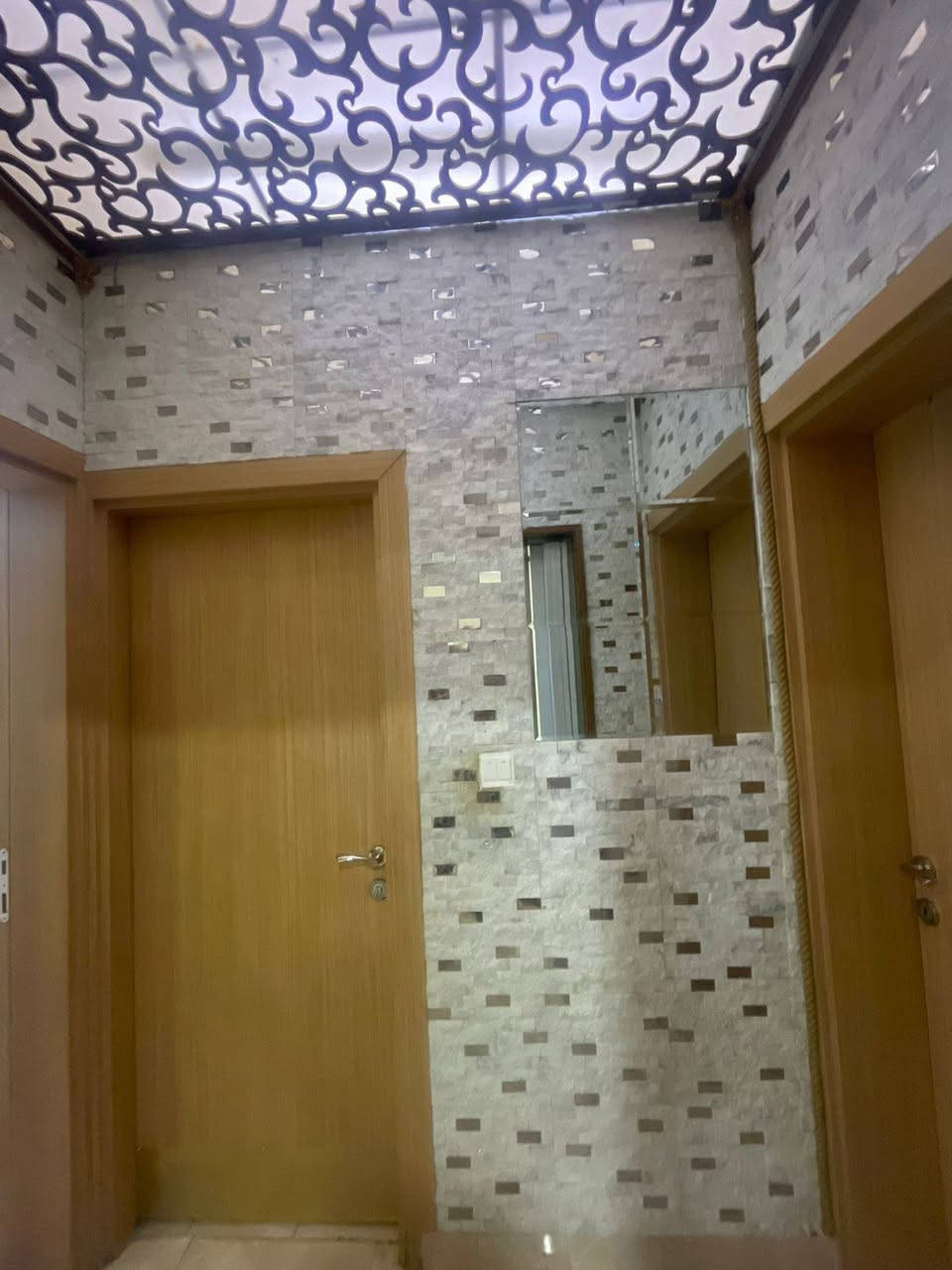 شقه 🏢للبيع في مجمع زهور🍁 بغداد  ( سريع 🛣محمد القاسم ) 80 متر طابق6 وبالمصعد  الخامس واصل منها المقدمه واقساط سنتين يعني 27 مليون💵 من اصل 116 السعر الكلي قسطها 470 الف 💸 مؤثثه بالكامل مع ديكورات السعر المطلوب 47 بيها مجال بسيط
‏‪***********‬‏ اتصل 🗣📲📞
مكلف بالنشر
