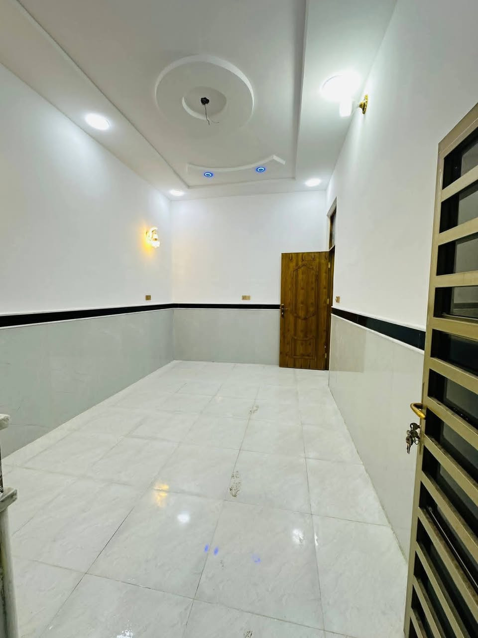 دارين صفه مساحه الدار الواحد ١٠٠م شغل حديث تطبيك الواح واجها تقطيع مثل ماموجود بلصور
حي الغدير خلف شارع ٢٠  خلف المدرسه الصينيه
***********
