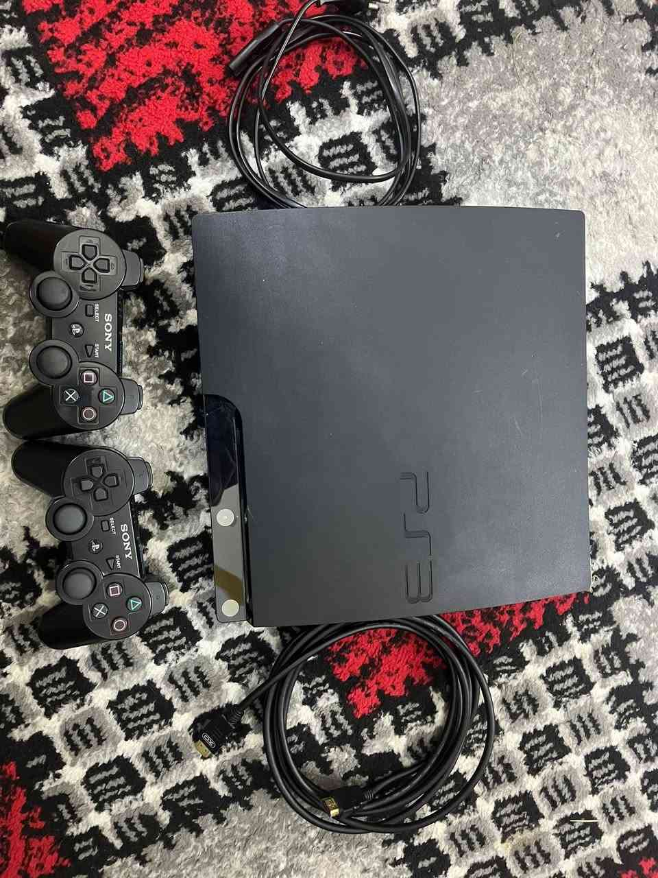 بلي 3 سلم غراضة كاملة نضيف بيه 3 ألعاب بيس 2022 او 2021 وGTA و Call of Duty بس اليدات او الجويستك ثنينهن تعبانات شوي بس يشتغلن وياهن كيبل شحن يعني اما البلي نضيف مثل ما موضح بالصور سعره 150 بيه مجال بسيط للشراي 
مكاني بغداد البلديات 
رقمي ***********
