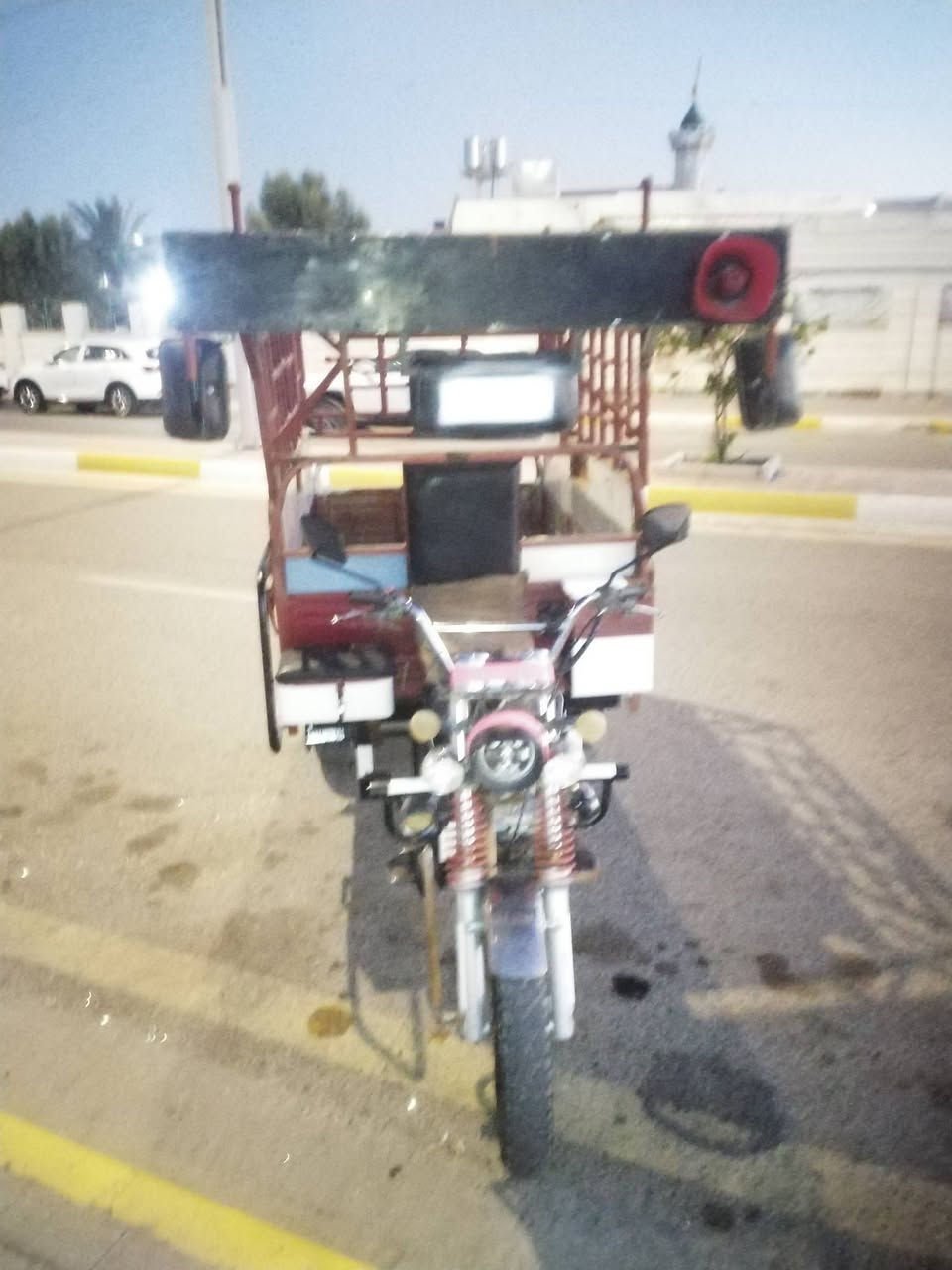 السلام عليكم ستوته للبيع موديل 18 محرك 20 نظيفه سعر 1,700  ***********

