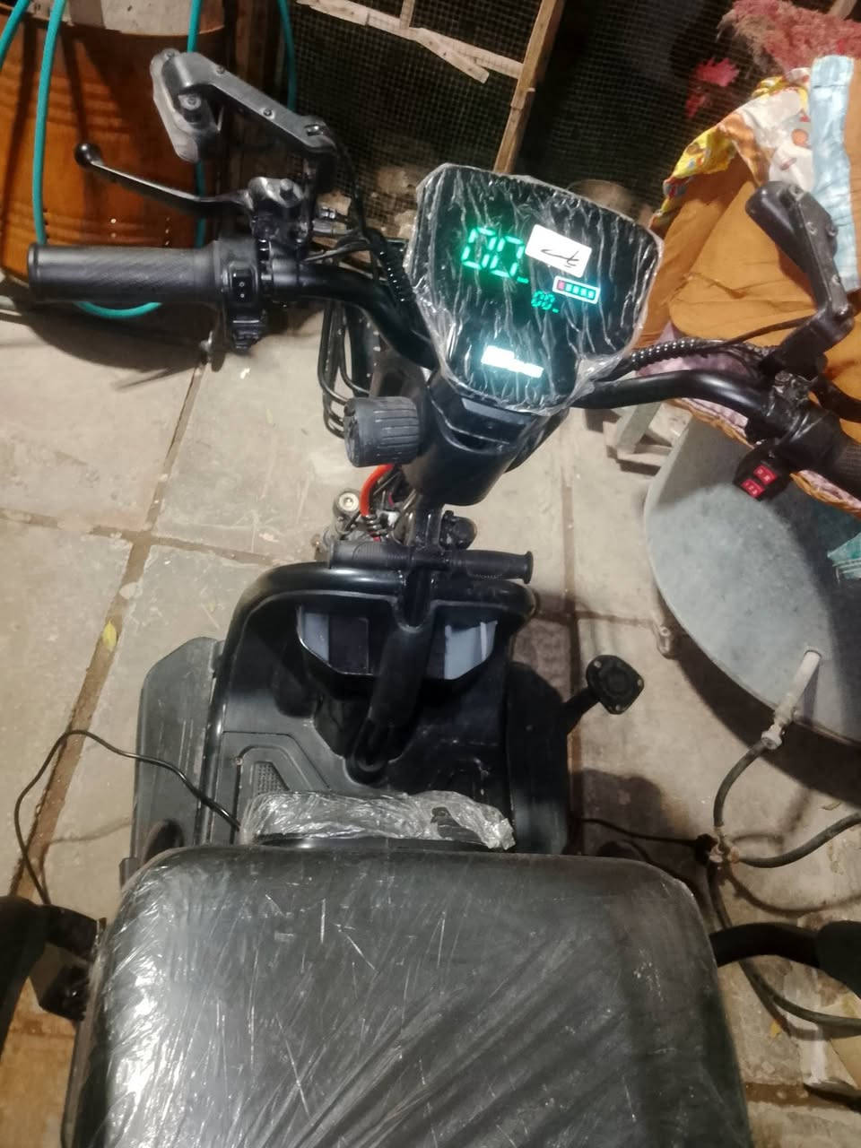 دراجه شحن ثلاثيه مال معوقين للبيع جديده ما مستخدمه السعر 750 وبيها مجال حتاجيت وريد ابيعها العنوان بغداد الأمين الثانيه تواصل واتساب ***********
