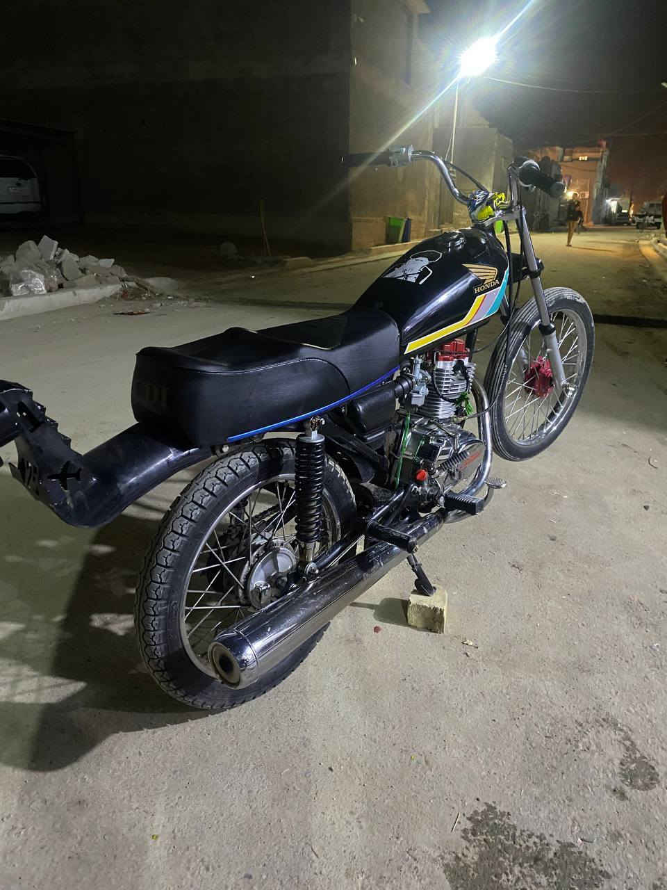 دراجة تيربو 25 كفالة دراجة كاملة مكملة غراضهه جديده مكاني القرنة الشرش باقي التفاصيل خاص او *********** المو شراي لايتعبني
