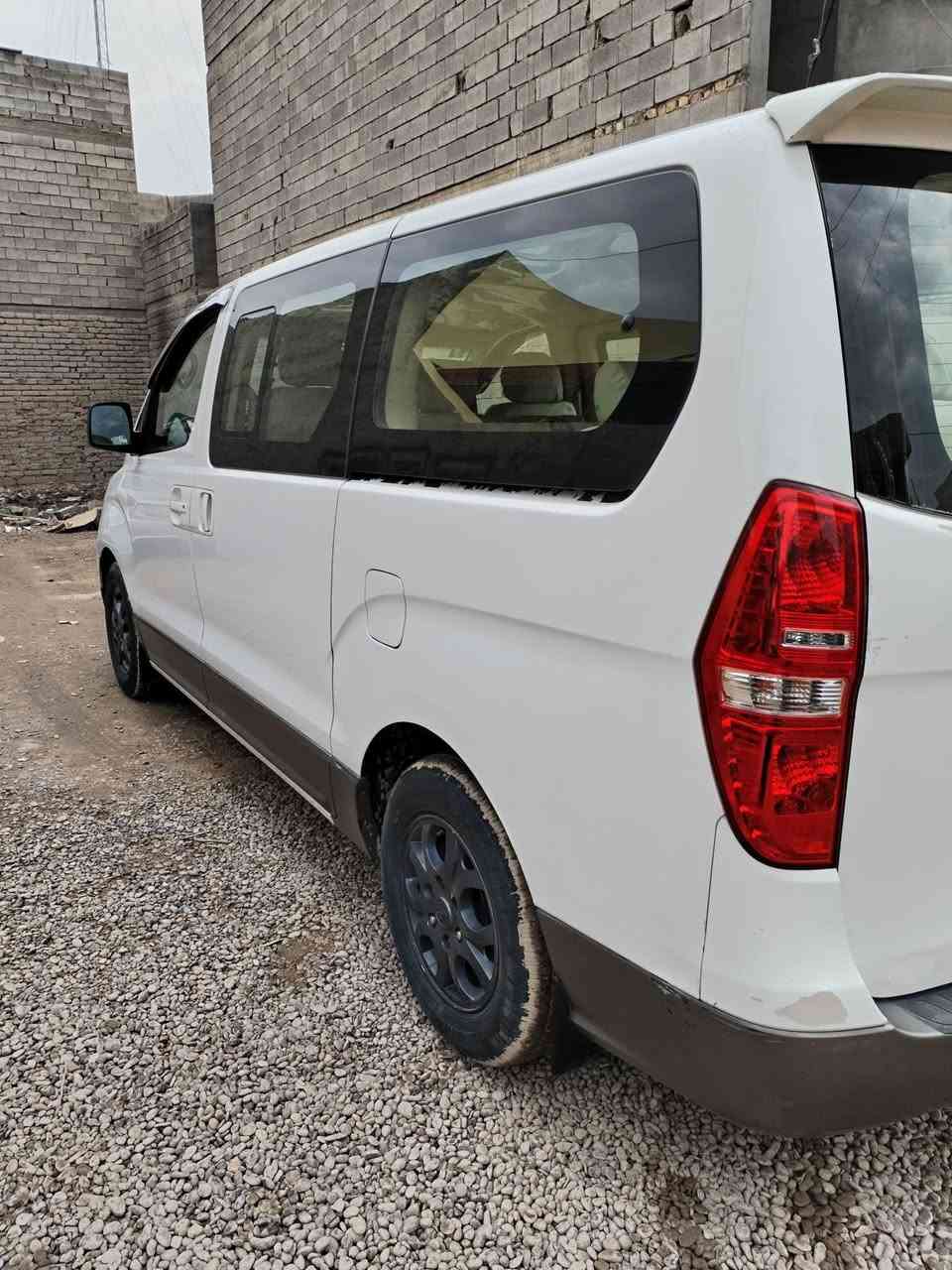 ستاركس 2015 للبيع كلين مكفولة بدون ضرر بدون صبغ فقط بيهة بارد بالجاملغ الخلفي رقم انگليزي جديد بسمي تحويل ثاني يوم نضافة 100بال100 السعر 250 الشراي يتصلل
للاستفسار على الرقم ***********
غير متواجد على الفيس
