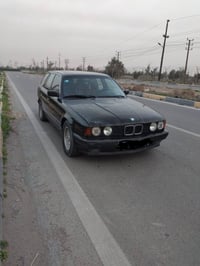 بي ام ٥٢٥ • ستيشن • لوحات انكليزي