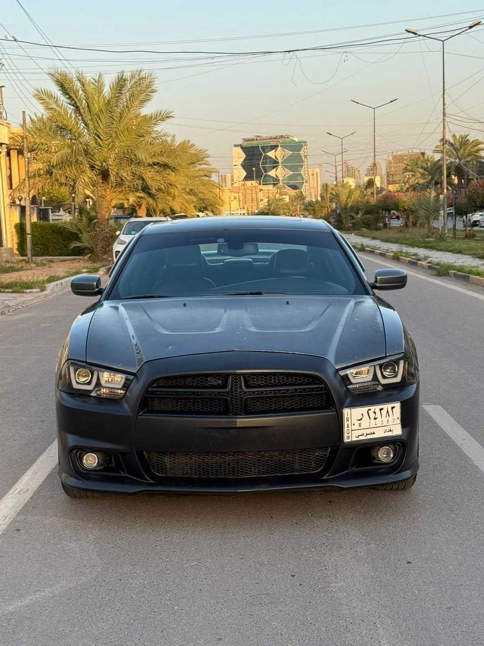 السلام عليكم دوج تشارجر 2012 استخدام شخصي
اللون فيلي
السيارة داخلة كلين بدون ايرباك 
محرك ٣.٦   ٦ سلندر 
كير طيارة
فتحة سقف
دعاميات srt 
شاشة جبيرة
ستيرن كهرباء
تدفئة كشنات امامي خلفي 
تدفئة و تبريد اكواب (گلاصات)
كشن السايق كهرباء وخزن ميموري
كشن الصدر كهرباء 
نقطة عمياء
شاشة اعطال 
السيارة عليها منظومة لايتات زنون كلش قوية 
السيارة مبدل بنيد وبيبان خلفية ثنين اثر شخوط بدون حادث والبيبان البلادية موجودة 
السعر 150 وبيها مجال 
عنوان السيارة بغداد 
***********
