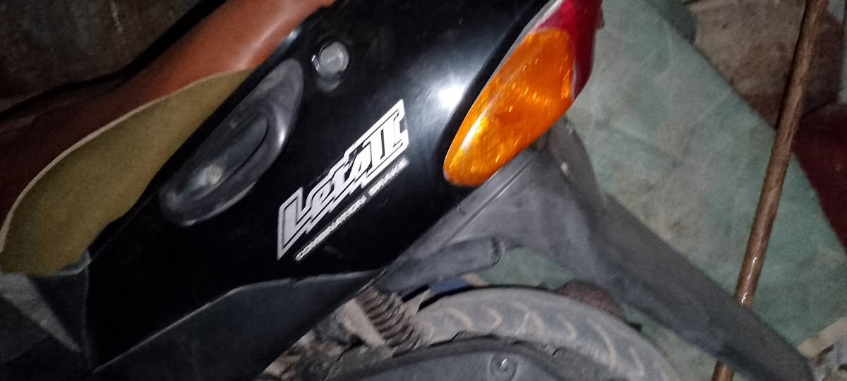 السلام عليكم عندي دراجه 60 للبيع شغاله كل شي ما بيها رايتها 250 قفل (***********
