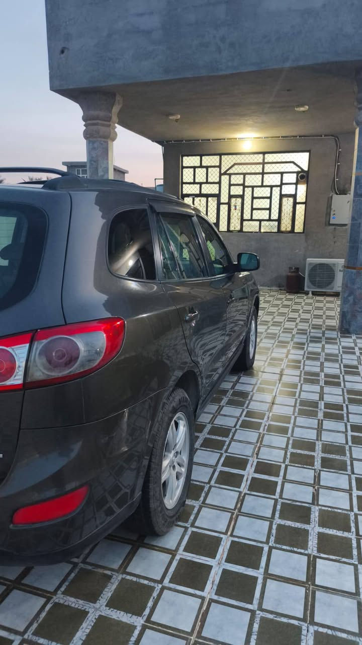 سيارة سنتافي 
موديل ٢٠١٢
امريكي ( ٥ ) راكب 
ضررها الچاملغ الأمامي من جهة السائق 
ماشيه ١٨١ الف 
رقم بغداد 
سنويته تسقط بشهر ١١  / ٢٠٢٦
سعر 125
‏‪0783 277 1107‬‏
