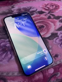 آيفون 13 برو فقط ذاكره 256 بطاريه 93. بيه فقط الكلاسة مفطوره تتبدل ب ٣...