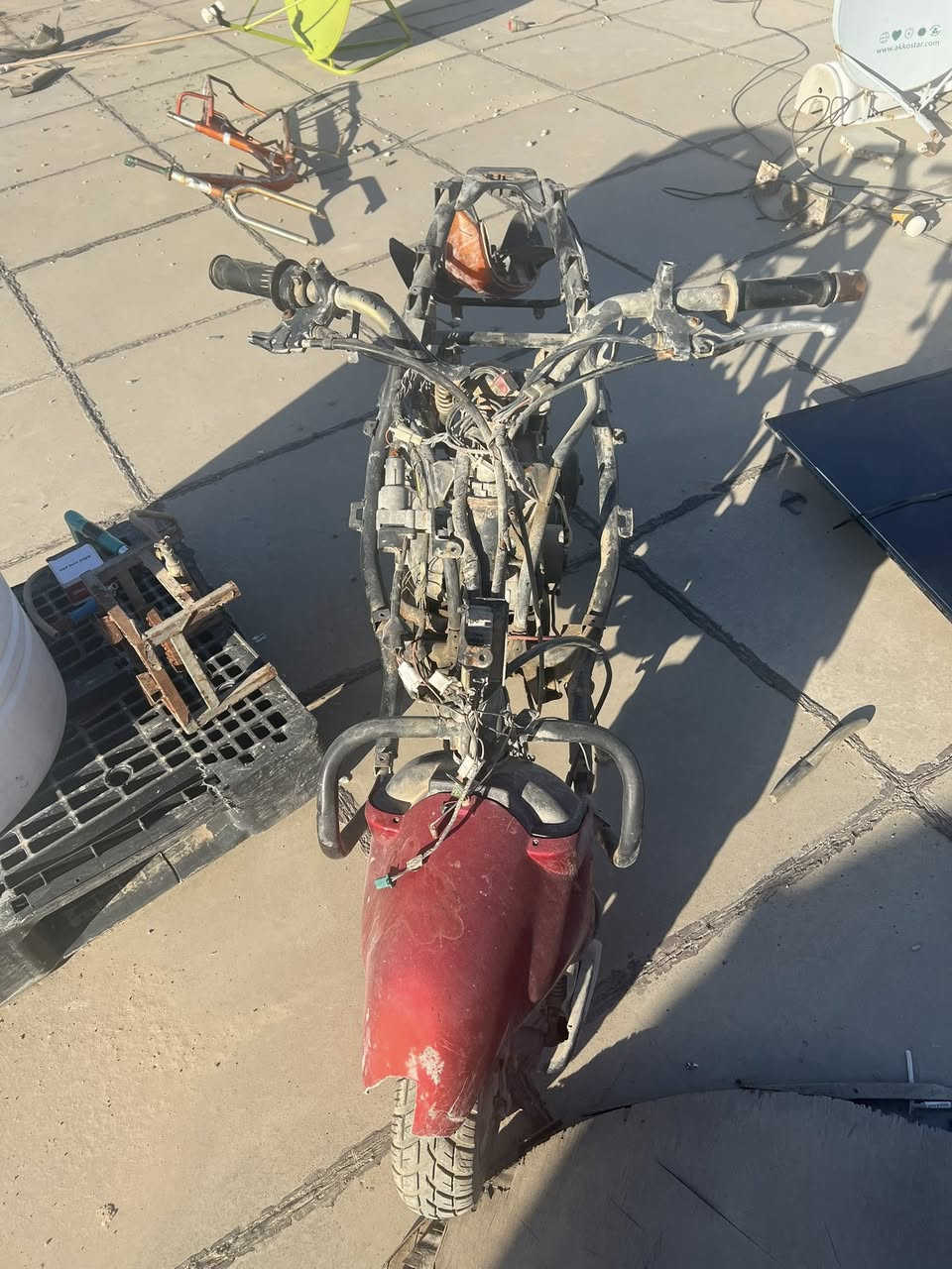 السلام عليكم يوجد غراض مال تفصيخ مال دراجه فراشه
كافه الغراض موجوده 
***********
