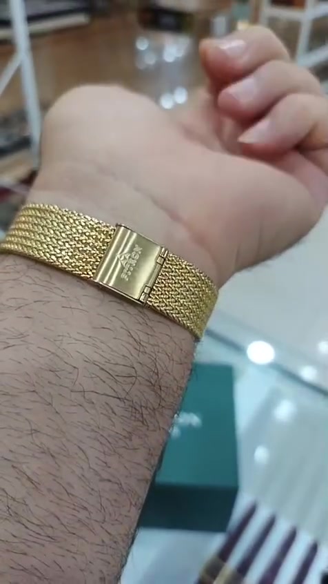 ساعة فيترون …. FITRON 
الصناعه : اليابان Japan
الحركه : كوارتز ( بطاريه ) quartz
المواصفات : 
جديد .. سير حصيره طلاء ثابت 
               موديل ڤنتج 2008 مخزن
القطر : 40 m 
السعر : 135 الف .. على صرف الدولار
               السابق مع التوصيل 
التواصل : خاص .. ماسنجر 
او  … اتصال مع واتساب *********** 

#البصراوي
#للساعات
#للمتميزين
#فقط
