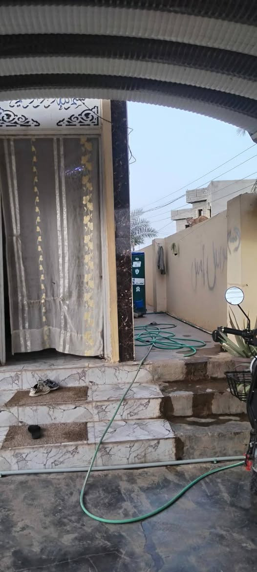 السلام عليكم ورحمة الله وبركاته 
#للبيع دار في حي التاميم 
المساحه ٢٠٠ م
طابو صرف
استقبال و صاله و غرفتين نوم و مطبخ 
للاستفسار مراسلة الصفحه 
الاتصال او وتساب  *********** / ***********
