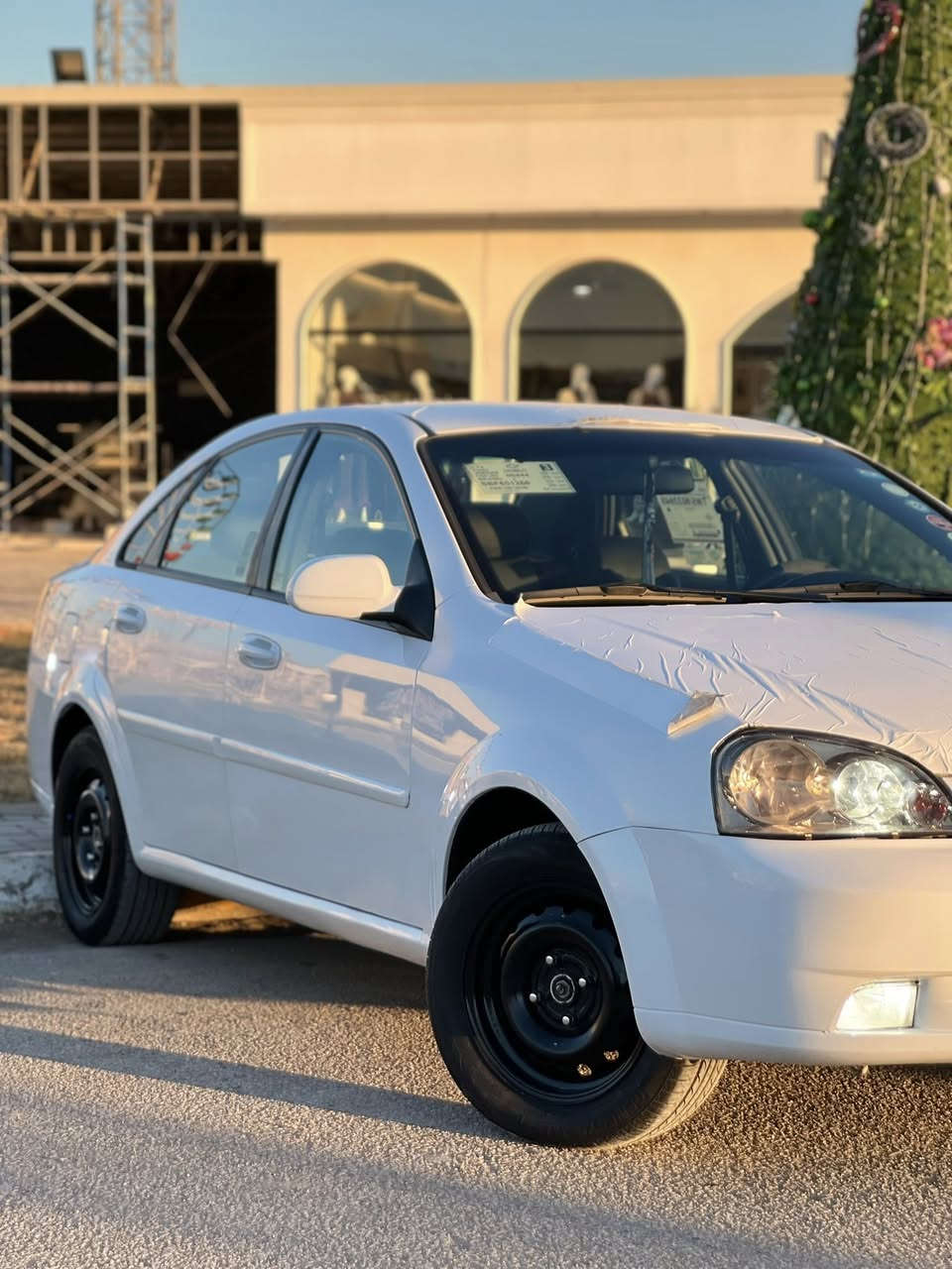 السلام عليكم
🚗 للبيع شفروليت أوبترا 2010
اللون: أبيض
الرقم: قادسية – إنكليزي
الملكية: السيارة باسمي
المخالفات: لا توجد غرامات

🔧 الحالة الميكانيكية
 • كارت بلدوسة جهة العبري + تكحيل بلدعاميات
 • كير جديد فلين
      •         مكينه 1600
 • مكينة كفالة (فقط كازكيت مبدله)
 • حدادية أمامية وخلفية جديدة فلين وأصلية
 • السيارة حدادية كاملة جديدة

🛞 الإضافات والتجهيزات
 • تخم تاير جديد
 • بطارية جديدة
 • سبير كامل + جك
 • تبريد ثلج ❄️
 • منظومة زينون كاملة + بلاجكتورات زينون
 • منظومة صوت كاملة (سستم + دمام + سماعات)
 • شاشة كبيرة أصلية + كاميرا
 • تخم بردات

🛋️ الدواخل
 • كشنات جلد
 • كاع السيارة جلد
 • الجنطة فراش جلد
 • الدواخل نظيفة جداً وجديدة

✨ الحالة العامة
السيارة نظيفة جداً بمعنى الكلمة، جاهزة للاستخدام،مال جناي ومتعوب عليها عليها مثل ما موضح بالصور.مابيها نقص برغي

💰 السعر: 93$
📍 الموقع: الديوانية
📌 السعر قابل للتفاوض

📩 الاستفسار خاص
📞 أو الاتصال على الرقم: ***********
📲 واتساب متوفر
