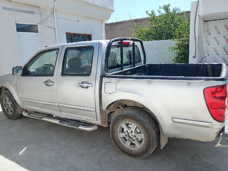 بەناوی خودای گەورە 
پیکاب گریت وێڵ مۆدێل 2013  ڕەقەم جنوب سەنەوی پلاستیک بەشەرتی ئەوەلیات وئەسڵی 
چەند پارچەیەکی بۆیاغە من بەعام دەی فرۆشم 
گێرعادی گێرومەکینە بەشەرت مەکینەی کەمێک دووکەڵی هەیەسەوتی نیە و بەشەرت ، چوارتایەی تازە تاخم پێشی تازە سەیارەیەکی توندەوماڵی دۆستە  نرخی 45 گەڵا و معمەلە  *********** كويسينجاك, أربيل
