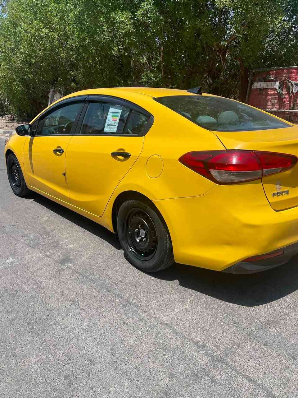 كيه فورتي 2018وارد امريكي صور الحادث بالمنشور السياره جديده جداً او جاهزه من كلشي مكينه 2000دوش رقم بغداد دولي بسمي السعر 108او بيها مجال العنوان بغداد الامين الثانيه رقم الهاتف***********
