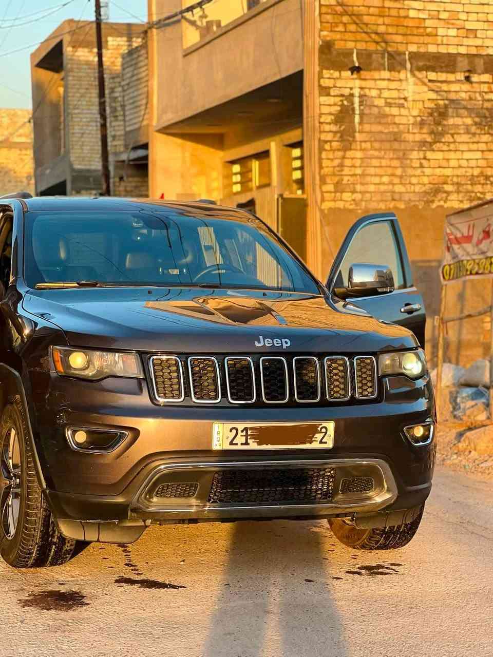 � للبيع | جيب كراند شيروكي موديل 2017 🚘
للبيع جيب كراند شيروكي موديل 2017، السيارة بحالة ممتازة جدًا، استخدام شخصي ونظيف.

المواصفات:

* ✅ بدون أي حادث.
* ✅ بارد بالجاملغ بمقدار 3 أصابع فقط، ومصلّح بنفسه.
* ✅ تبريد وتدفئة يعملان بكفاءة.
* ✅ مقاعد جلد كهربائية.
* ✅ ميموري للمقاعد.
* ✅ تشغيل وفتح بالبصمة.
* ✅ فتحة سقف.
* ✅ صندوق خلفي شفط كهربائي.
* ✅ لون شمباني.
* ✅ رقم السليمانية (قابل للتحويل أو الوكالة حسب الاتفاق).

💰 السعر: 21,000 دولار، وبها مجال للشراي بعد المعاينة.

السيارة مال جناي، وأنظف وأحلى من الصور، وما تحتاج أي مصروف.

📢 مكلّف بالنشر

📞 للتواصل: ***********
