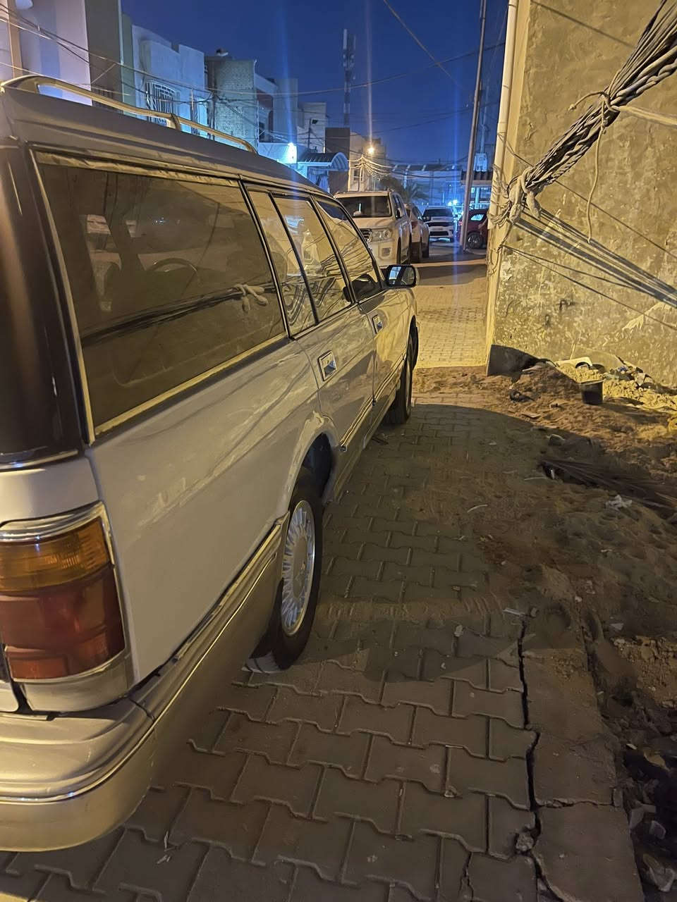 سلام عليكم شباب
كراون ديلوكس اصل موسيدان سبعه راكب
رقم كربلاء سنويه ل 28 راعيه بل نجف 
مكان السياره نجف
للبيع او مراوس حسب القناعهه
مديل 91 كفاله من كصه ونقل جثه
صبغ عام اثر جراد 
مكينه وكير وحداديه مكفولات 
تبريد شغال ثلج منضومه كامله مبدله
كهربائيات كله شغاله 
تخم تاير دلنلوب ويل بلادي مالت حاويه 
اني معمره على ايدي تعمير جناي
 سياره جاهزه نصبته احله من الصور
سعر 68 الشراي بيخير ويدلل 
 ***********
