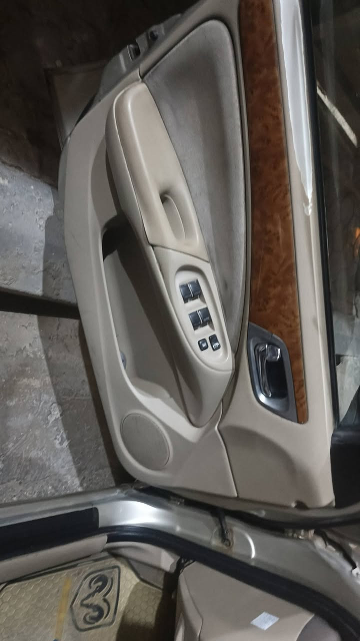 نيسان سني  للبيع موديل 2006 باسمي رقم الجديد الانكليزي سنويه وهزه جديده  مصبوغه عام اثر جرد مكاني كوت الاتصال ***********
