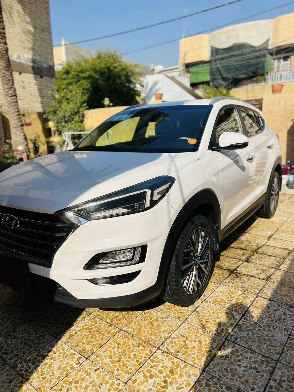 السلام عليكم 
توسان للبيع مديل2019 السيارة جديدة فول مواصفات ما عدا الفتحة ماشية80 الف 
السيارة مال بيت كفالة عامة بس بيها بارد بل صندوك غير هذا ما بيها  محرك2000 السعر 208 و بيها مجال قليل المكان بغداد ***********
الي ما عاجبة يكدر يكلب المنشور تحياتي❤️
