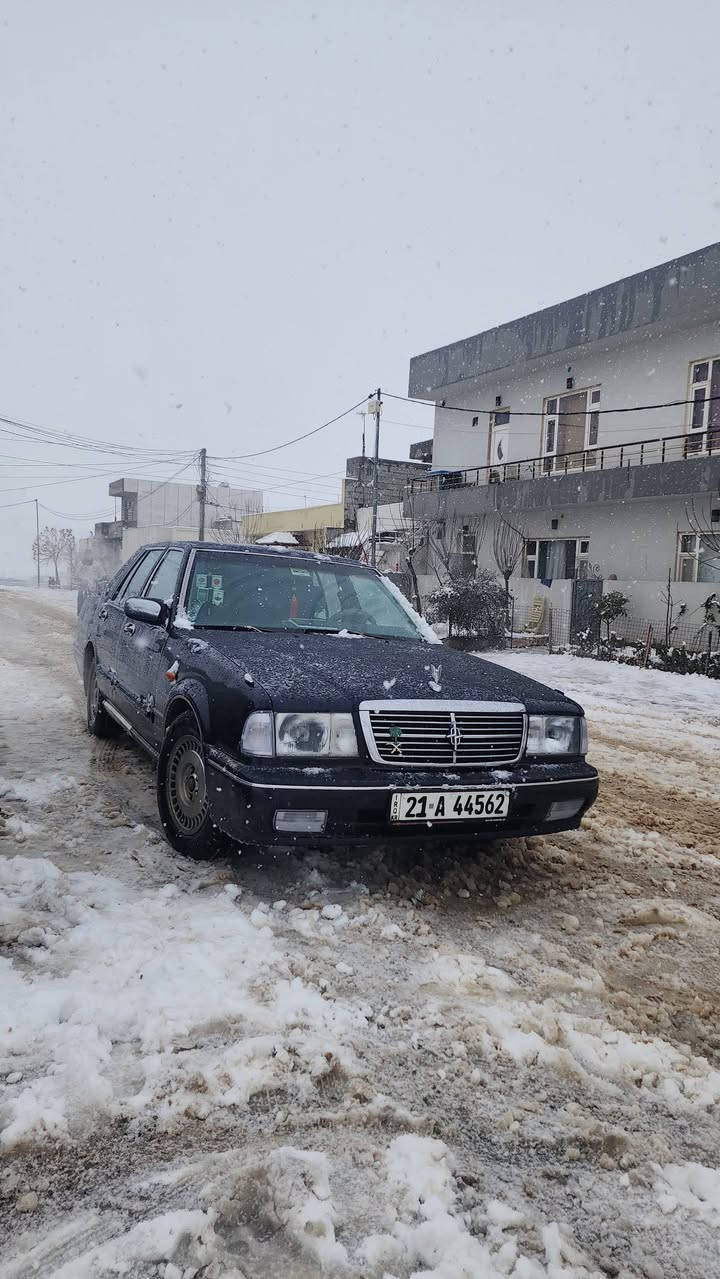 سەرەتا بەناو خوا.
ئەم سدریکە بۆفرۆشتن.بەشەرەتی هەمووشتێک 
گێڕ و مەکینە و ئەکسل بەشەرت.
تەقەو ڕەقەی بەشەرت پێش و دوای تازەداگیراوە.
چوار تایەی تازەی لەژێردایە  
پاتری تازەیە  ڕۆنی مەکینەی تازە گۆڕاوە سیوەلی گێڕی تازە گۆڕاوە سیوەلی ئەکسلی تازە گۆڕاوە هایدرۆلیکی سوکانی تازە گۆڕاوە ڕۆنی کالاج و ئیستۆپی تازە گۆڕاوە هەمووگیانی بەشەرت کارەبای هەمووی ئیشەکات ناو گاعیو کوشنو بەریگی کوشو هەمووتازە کراوەتەوە گەرم و ساردی بەشەرت تەنها ساردەکەی غازی تیا نییە بەس غازی تیا نییە سەنەوی تازەیە سەیارەکە ماڵی دۆستە تکایە ئەگەر موشتەری نیت سەرم مەئێشێنە..لەگەڵ ڕێزم ئەگەر موشتەریت نامە بنێرە  لەخزمەتام.*********** لەواتس ئەپیش جواب ئەدەمەوە
