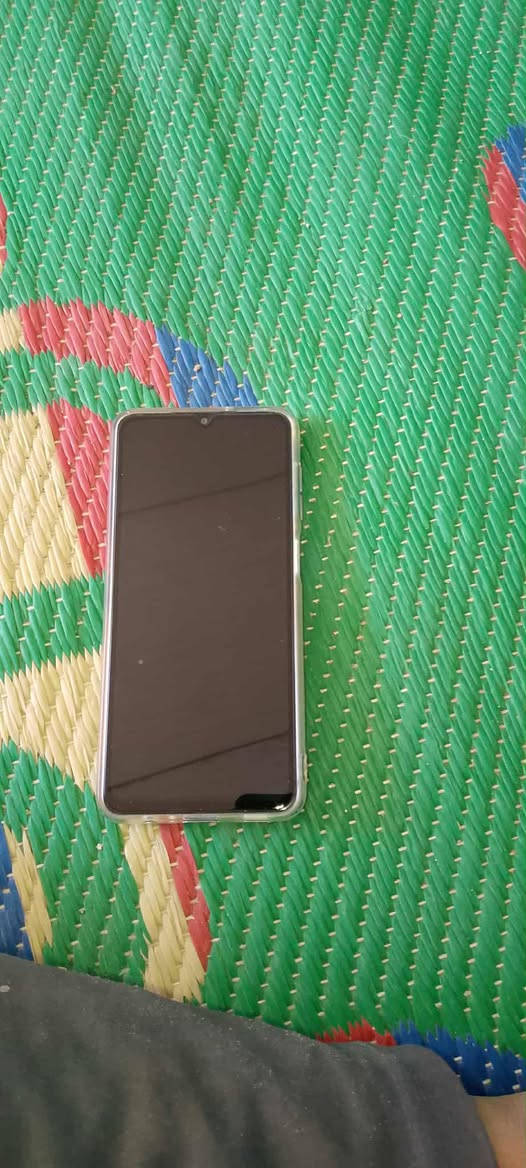 السلام عليكم جهاز A12لبيع نضيف اي خلل مابي السعر ١٢٥بي مجال ***********
