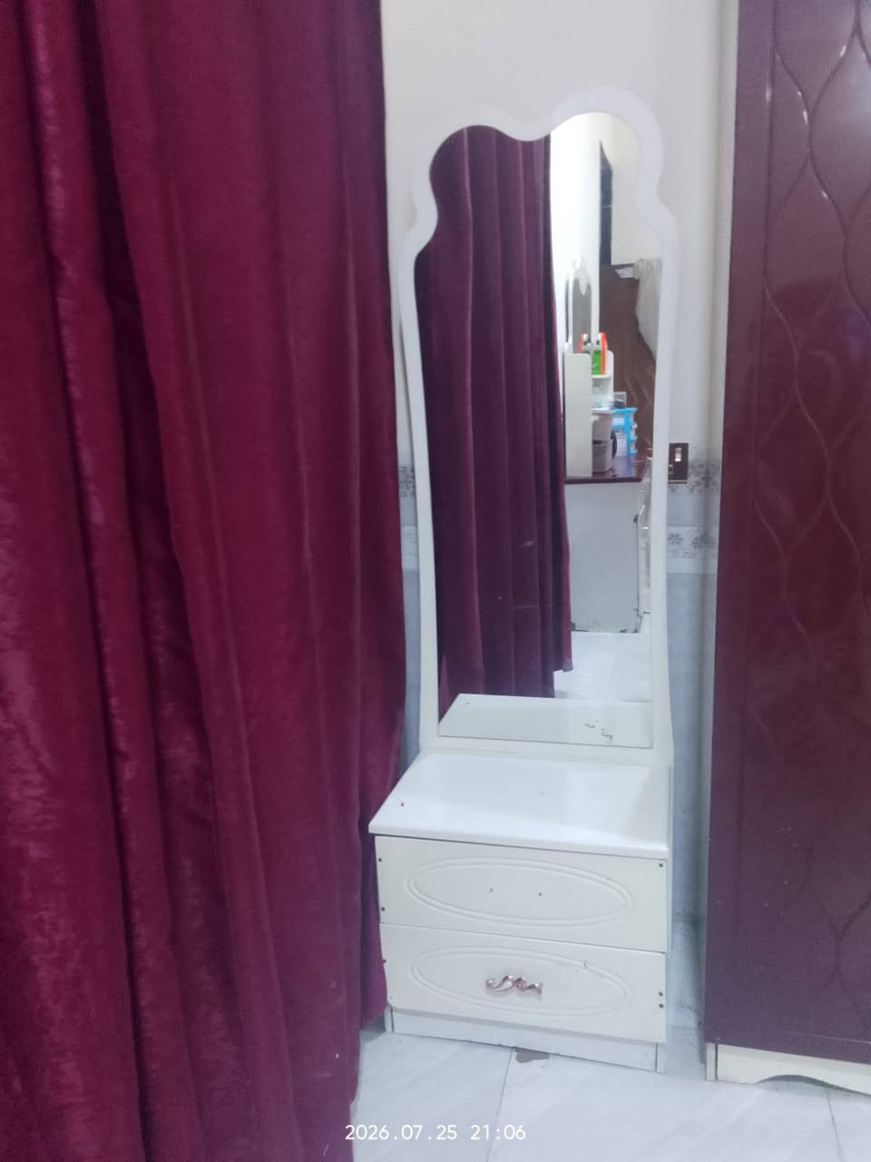 السلام عليكم غرفة نوم للبيع السعر 450 النظافة كما موضح بالصور 
العنوان الغالبية سيف سعد  @***********
