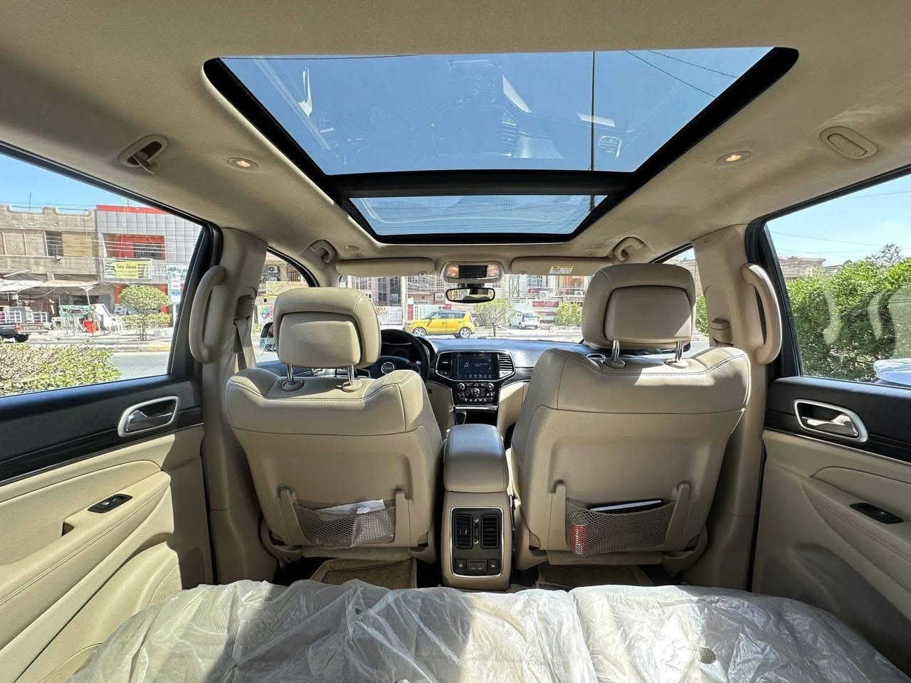 جيب  خليجي 2019 لمتدد

المحرك : V6.  3.6L 
* دفع رباعي 4x4 . 
* داخل بيجي .
* كشنات جلد  . 
* دمام .
* المقاعد كهربائية .
* ذاكرة لحفظ وضعيات الجلوس . 
*  المقاعد الأمامية تبريد وتدفئة . 
* المقاعد الخلفية تدفئة . 
* رادار نقطة عمياء .
* ويل كروم  20 انج .
* ستيرن كهرباء تدفئة .
* بانوراما .
* شاشة كبيرة مع نفكيشن GPS . 
* مصابيح امامية زنون مع لد نهاري .
* بروجكتر زنون . 
* تشغيل عن بعد .
* صندوق كهرباء .
* حساسات أمامية وخلفية. 
* كاميرا خلفية .
* زراك لايت .
* مرايه وسطيةاوتو دم . 
* مرايا جانبية قابلة للطي . 
* محدد سرعة . 
* ⁠* نظام اقتصاد الوقود تشغيل واطفاء اوتماتيكي للمحرك .
* نظام بريك خلفي اوتماتيكي ( Auto Break System ) .
ماشيه 72 الف ميل
السيارة بأسمي وتحويل مباشر .. 
مكاني بغداد / البنوك 
للأستفسار الاتصال
***********

🔴 علق سوف يوصلك الرسائل سعر
