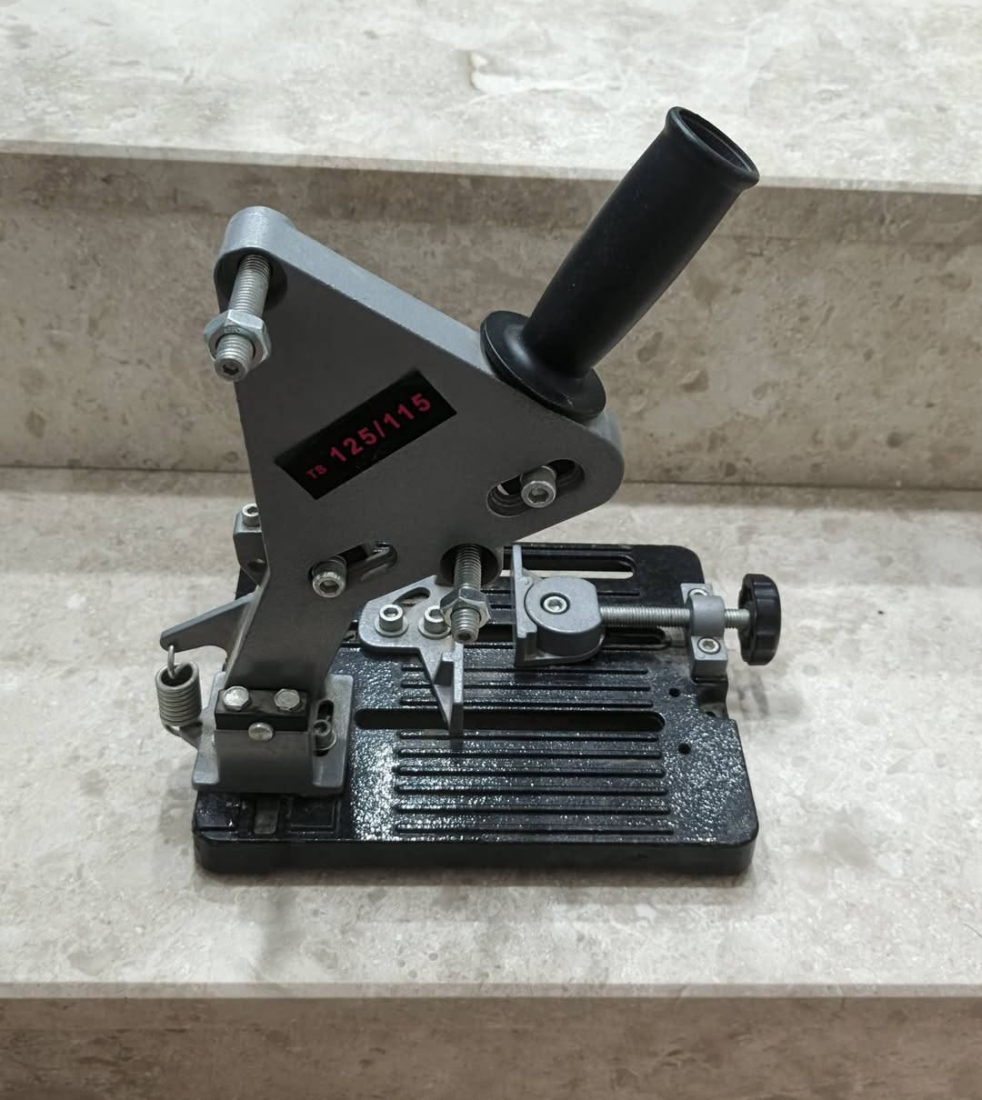 للبيع قاعده كوسره ( 115 _ 125 ) نوعيه جيده 
يوجد توصيل كافة المحافظات
***********
