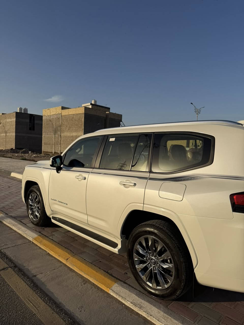 السلام عليكم للبيع لاندكروز 2025
ضمان تويوتا العراق ساز

ماشية 9 الف قابلة للزياده
المواصفات

رقم بغداد بسمي تحويل مباشر

١ رادار

٢. اربع كامرات

٣ . خمس بصمات ابواب

٤. باب خلفي كهرباء

٥.شاشة كبيرة الوجبة جديدة

٦.كشنات كهرباء

٧. ثلاث شاشات ايباد

٨. تحكم ستيرن

٩. فتحة سقف

١٠. نقطة عمياء

١١. حساس امامي خلفي

ضمان شركة ساس 4 سنوات

.. العنوان كربلاء
السعر 73,000$  وبيها مجال بسيط

الرقم

***********
