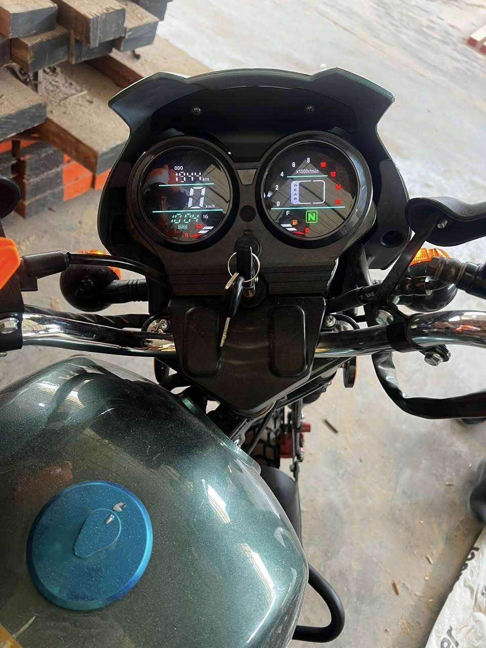 دراجه دايوان جبلي موديل ٢٠٢٦مكينه ٢٠٠سيسي دراجه نظيفه كلش قبل شهر اخذته زيرو اوراق سكنر رايده ١٦٠٠وبيه مجال للطيبين  *********** الي يحب يراسلني علرقم مكاني بغداد
