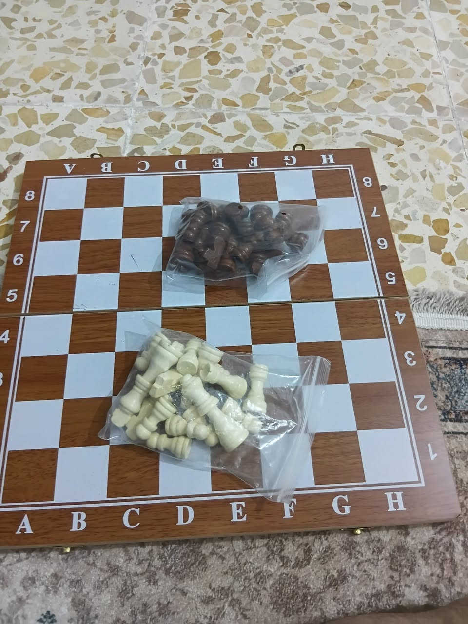 شطرنج وطاولي 2×1  ماركة Sulida،  جديد غير مستعمل  سعر 20 الف
تتضمن المجموعة لوحاً مخصصاً لألعاب الشطرنج،  الطاولة (النرد)، والداما.
قطع الشطرنج مصنوعة من البلاستيك المتين.


**إذا كنت صاحب هذا الإعلان وتريد حذفه لأي سبب، رجاءا أرسل رسالة إلى الدعم الفني**