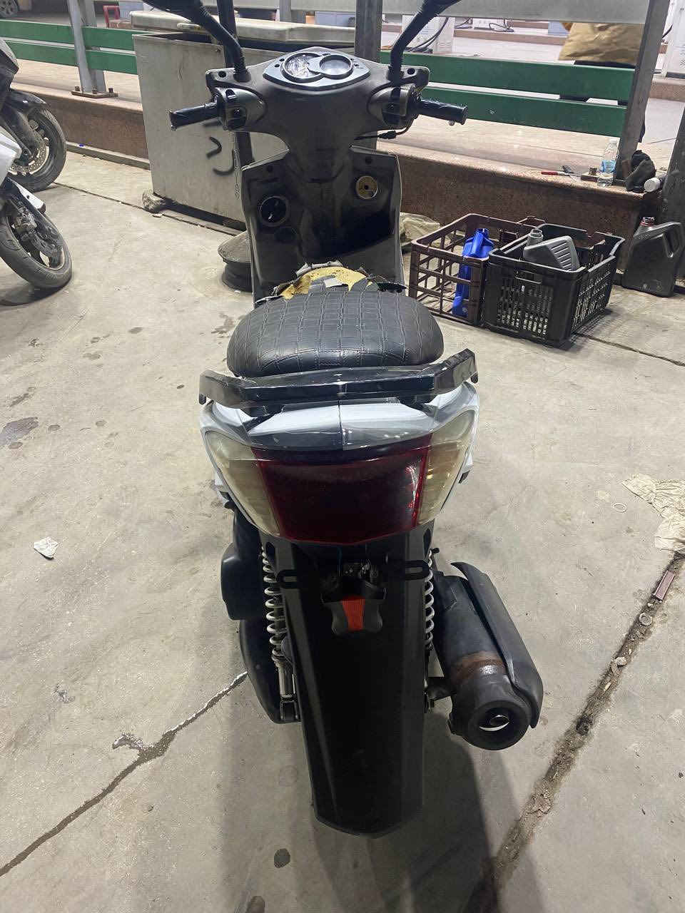 سكنس للبيع طفت يراد الها راجز مال سلف وتشتغل مكان بلديات سعر ٣٥٠الف وبيها مجال حكً الجية. رقم. ***********
