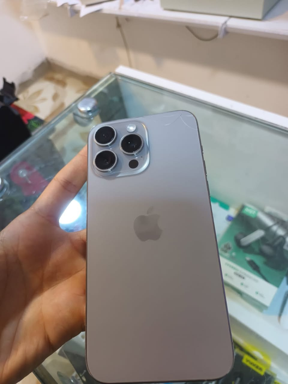 iPhone 15 Pro Max
بطاريه 82
مبدل شاشه اصليه 3خيارات 
نموذج A/A
بيع ومراوسه شعندك نزل 
بي ضربه خفيفه بل شاشه ماتئثر 
الجهاز كله ابلادي شرط 
مفتوح تخطي 
سعر ٦٠٠ومجال بصيط جدا
ومراوسه ويه بوكو x6
رقمي ***********
