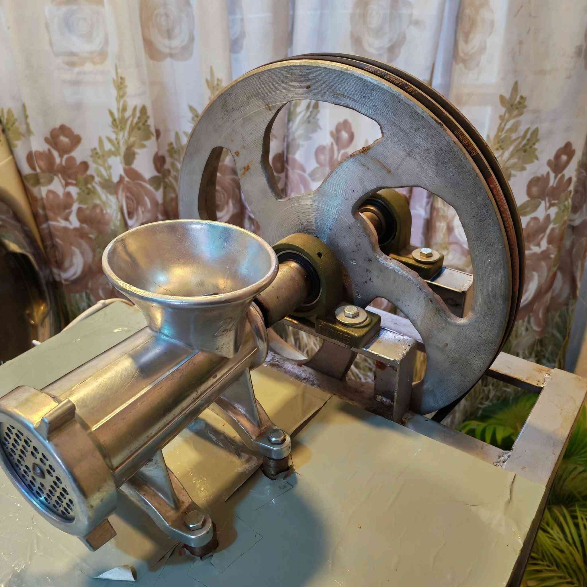 مكينة ثرم لحم استخدام قليل جدا ب300 وبيها مجال
حله نادر الثانيه
0771 801 6575 للاستفسار الاتصال على الرقم
