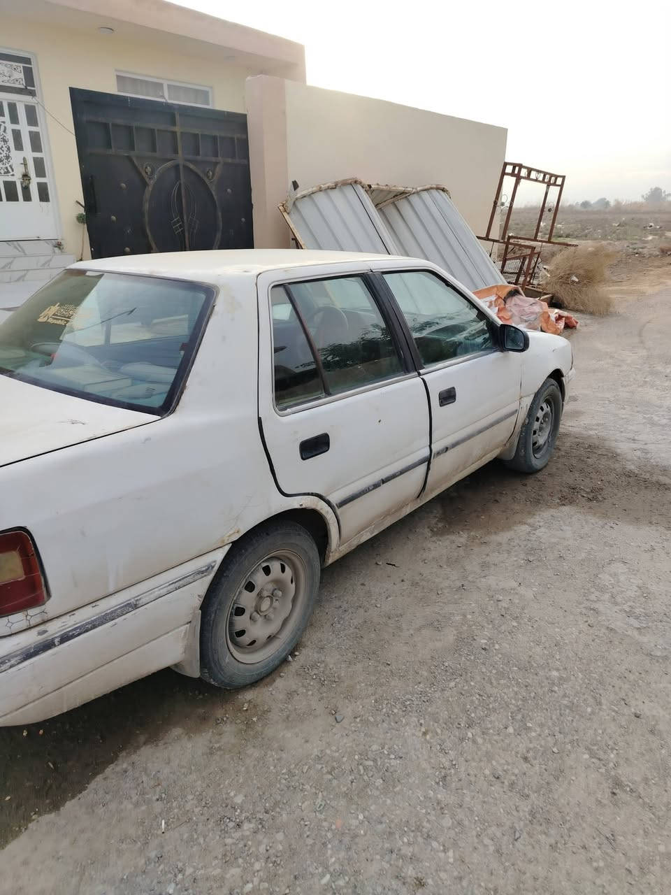 السلام عليكم اكسله ٩٣ للبيع سنويه باسمي ل ٢٠٣٠ رقم انكليزي
بيها خيط بخار غرامه ١٠٠ الف ينزل من السعر
ابيع هالموجود كوم حديد يرلدلها ترتيب بس سياره كاعده مال شغل على كد الحال
السعر ١٤ وبيها مجال
العنوان بعقوبه تقاطع القدس
الاستفسار ***********
