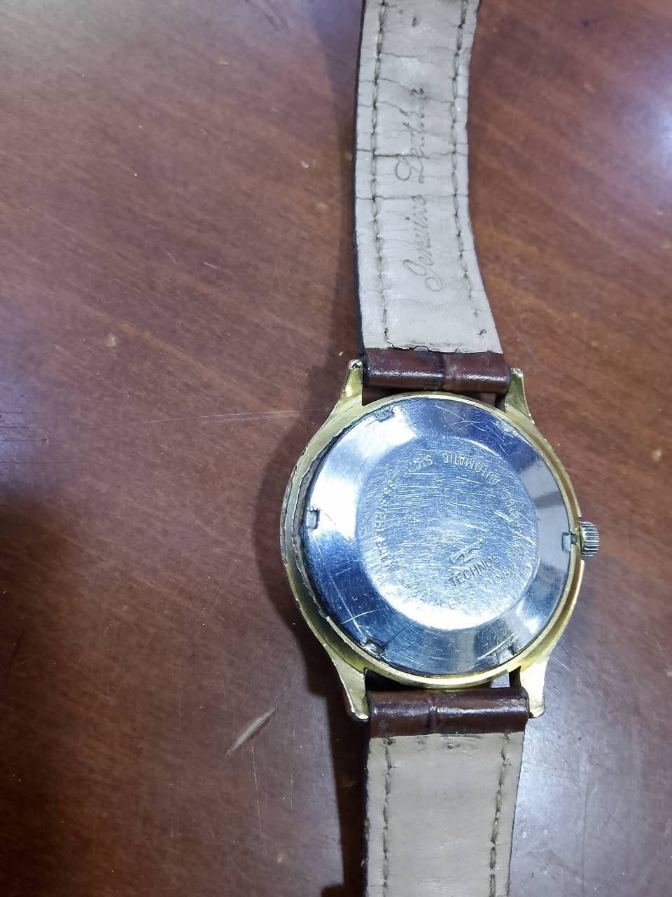 السلام عليكم..تكنوس سويسري اوتو ..طكتين..قطر 37.. تغليف ذهب..السعر 110 مع التوصيل.واتس.***********..
