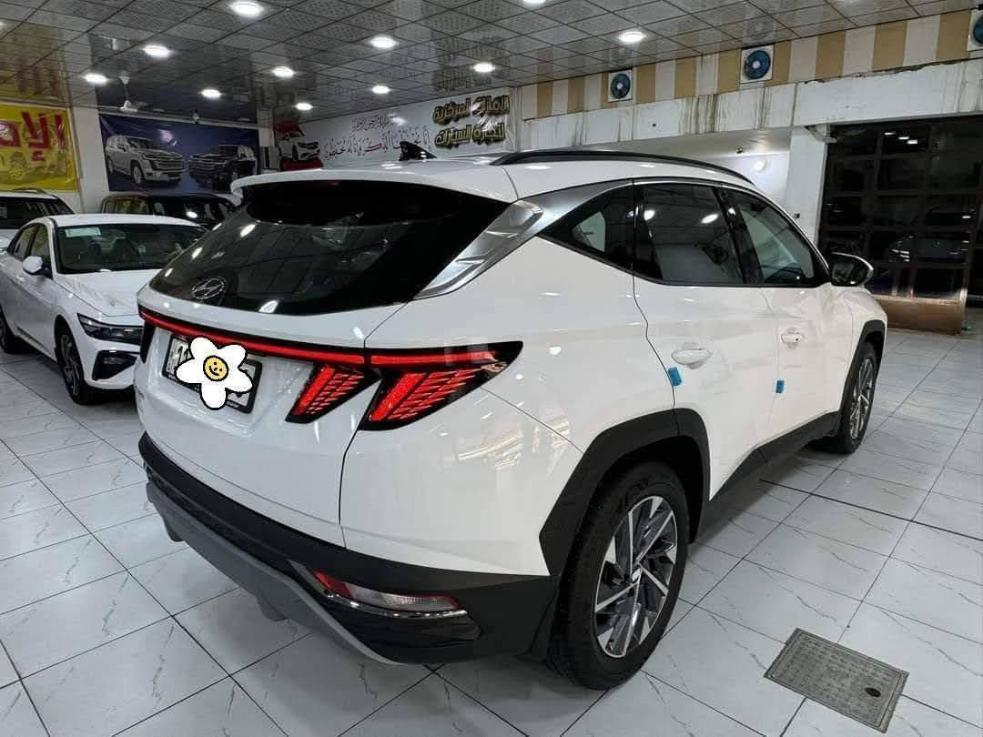 توسان موديل 23 خليجي رقم بغداد وبسمي  السيارة مكفوله كفاله عامه العنوان  بابل قضاء الهاشميه خابرني وتدلل مايكون اله خاطرك طيب ***********
