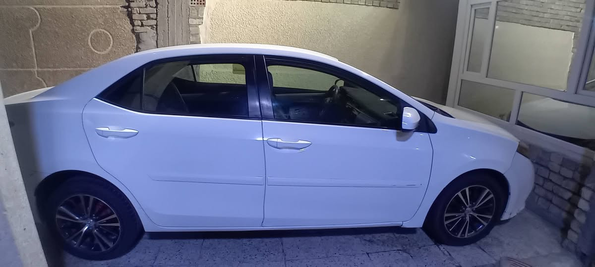 السعر ١١٨. 
كورلا ٢٠١٦ وارد امريكي بدون حادث البيع التواصل مع الرقم ***********
