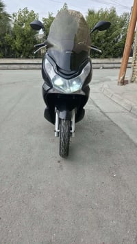 pcx  جيل اول للبيع  ياباني JF دراجة جديده نضافه 96%   125 ناعمه كلش وش...