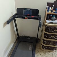 جهاز جري MERACH قابل للطي بحالة جيدة جدًا  بسعر 200 الف رقم 0770800841...