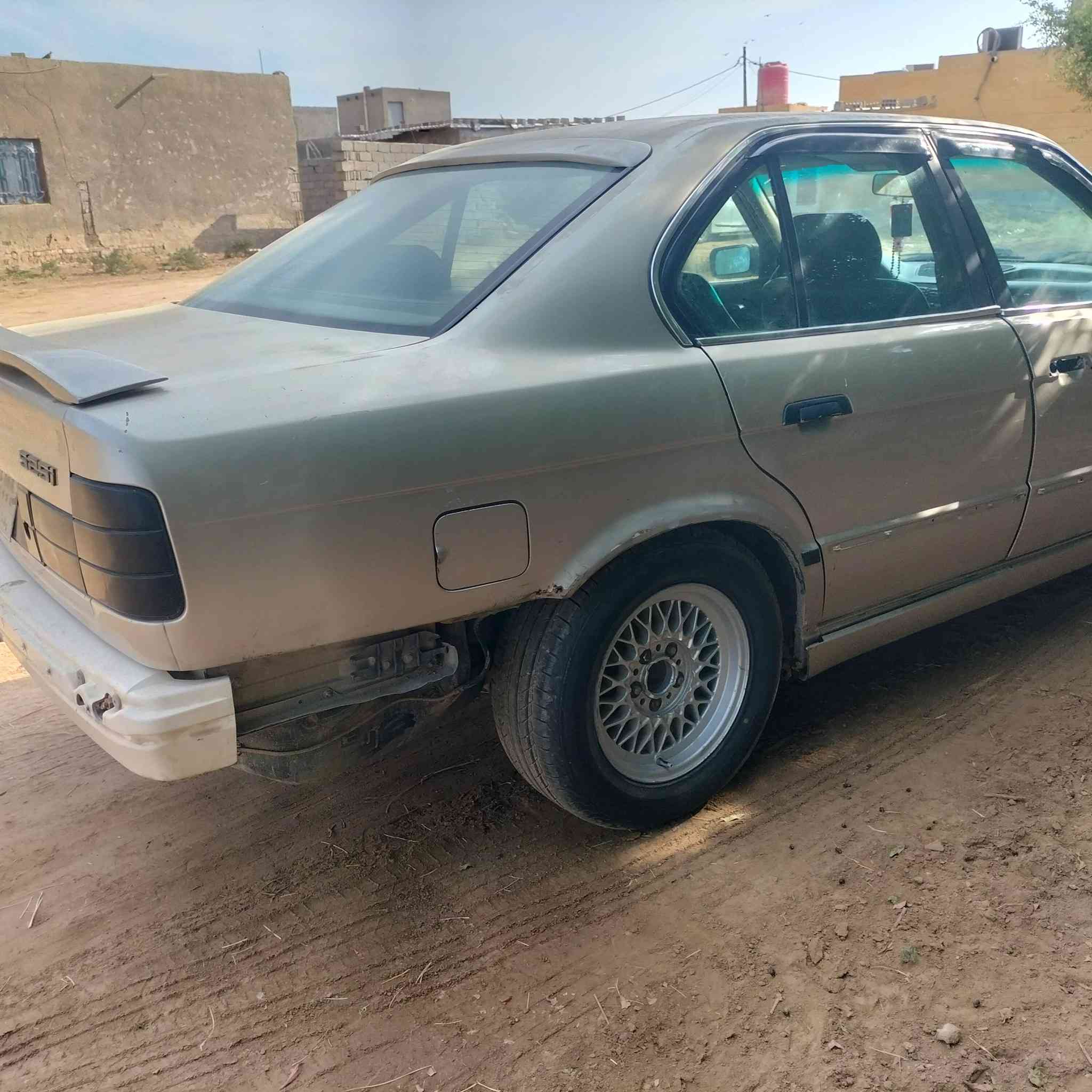 السلام عليكم
بي ام 525

مكينه مفتوح رقم واسط راعيها بالكوت تحويل مباشر  المكان واسط تفاصيل اكثر اتصل على رقم *********** السعر ٣٥ وبيها مجال
