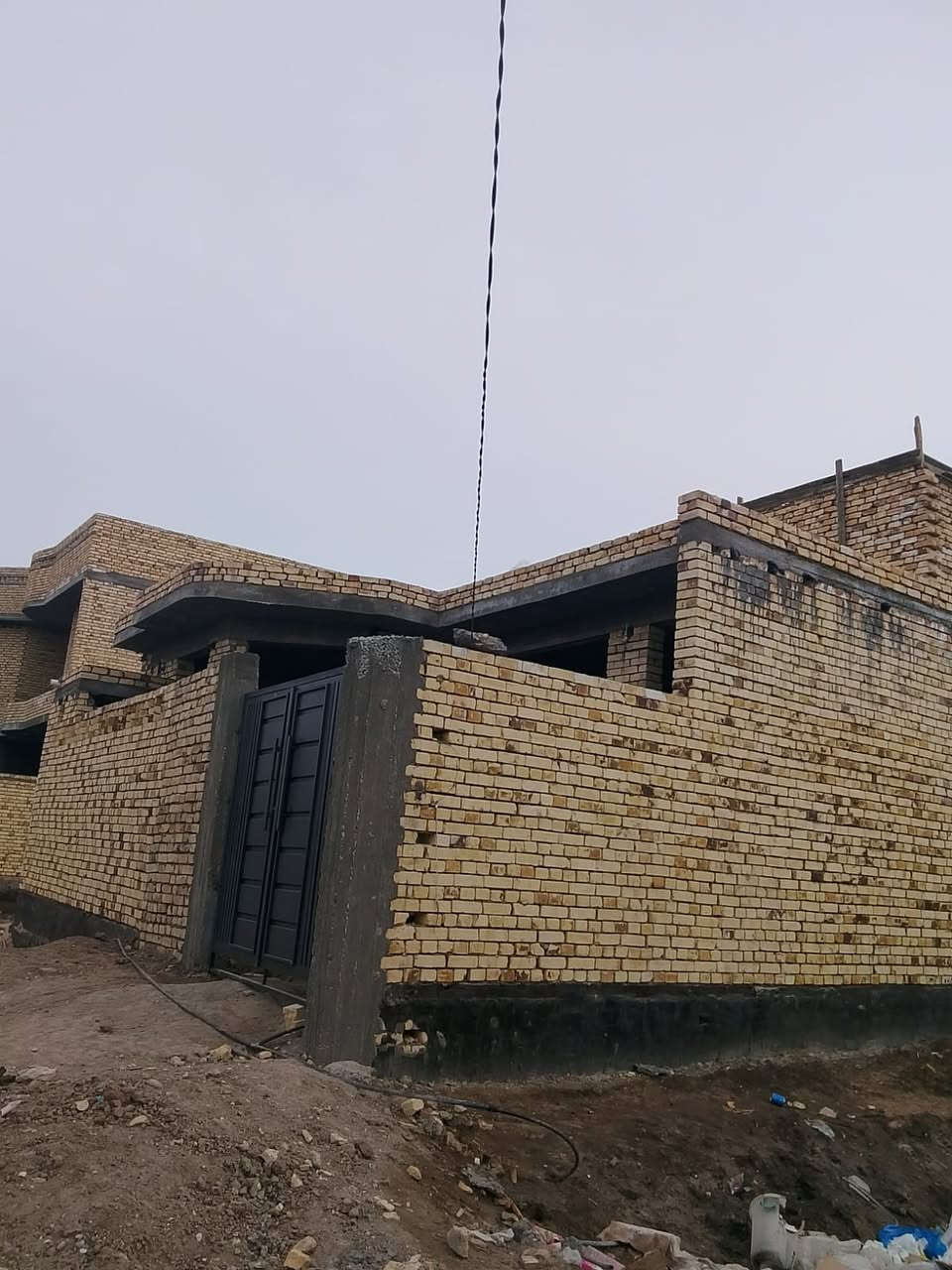 هيكل مسقف للبيع مساحه 160 متر
المكان الصخيين شارع حسينية الغائب 
السعر 62 وبي مجال 
*********** وتساب
