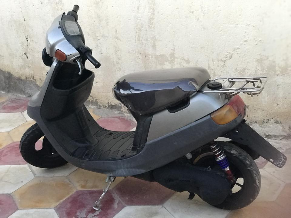 السلام عليكم دراجه للبيع كهربائيات كلها شغاله اشاير و لايت و بك لايت و هورن و باتري ماعده السلف طفه وحده مااعرف شبي و تايرات جديدات ثنينهن و دبل خلفي جديد توني شاده و كفرات اصليه و قفل جنطه وقفل بانزين وكشن مغلف جديد الدراجه شغاله هندر واحد السعر ٢٥٠ وبيها مجال   مكاني سوق الشيوخ للاتصال ***********
