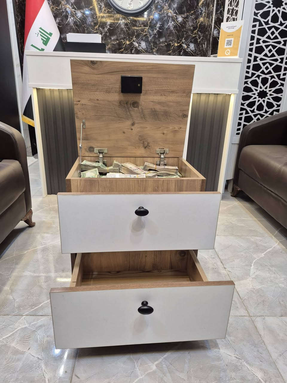 تفصيل عراقي
كومدي مجرات مع قاصه مخفيه .
مواصفات العمل :
1- خشب mdf ثقيل
2- ارتفاع ٥٠ عرض ٥٠ عمق ٤٠
3- سكك هادروليك ثقيل

للطلب مراسلتنا على الخاص
ا


**إذا كنت صاحب هذا الإعلان وتريد حذفه لأي سبب، رجاءا أرسل رسالة إلى الدعم الفني**